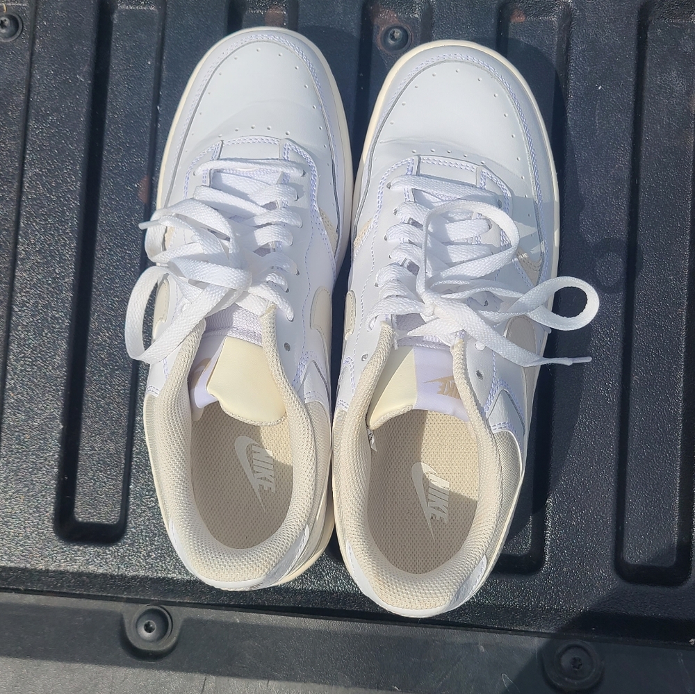 Nike Women's White and Bone Gamma Force Sneakers With Box - Picture 6 of 8